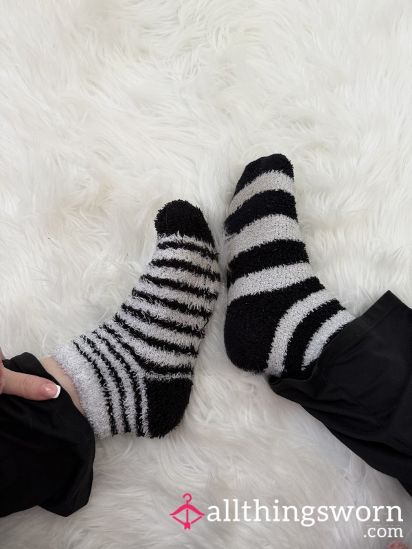 Black & White Fuzzy Socks