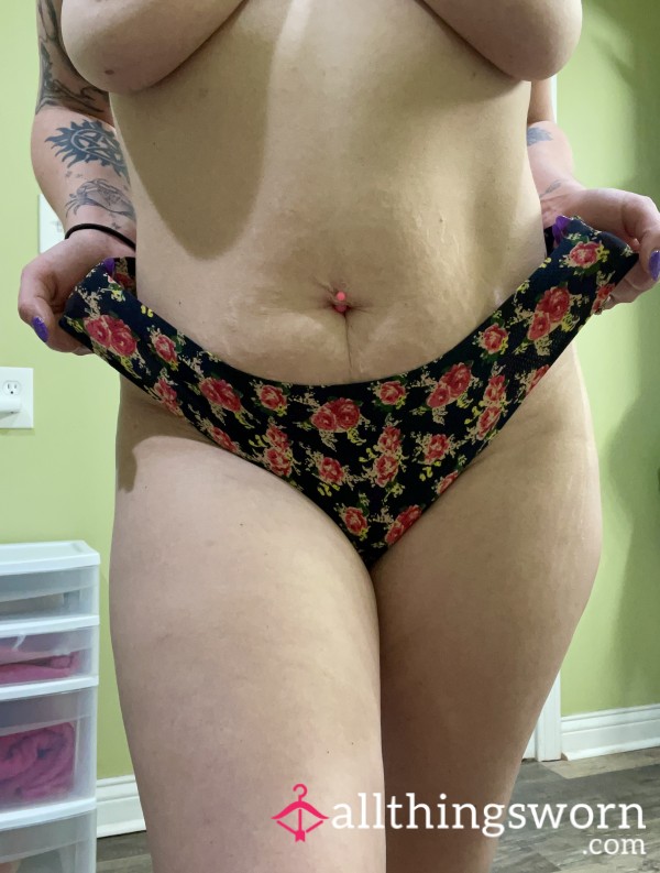 Black With Red Roses 🌹