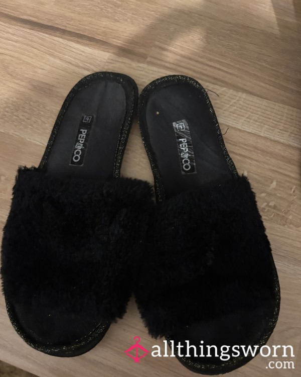 Black Worn Fluffy Slippers😈