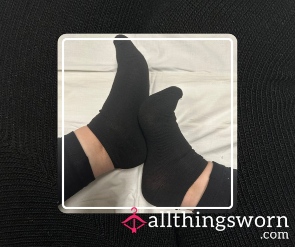 Blackout Filth ⋆ Well Worn Stinky Trainer Socks