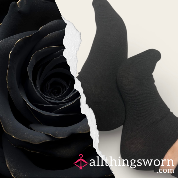 Blackout Filth ⋆ Well Worn Stinky Trainer Socks