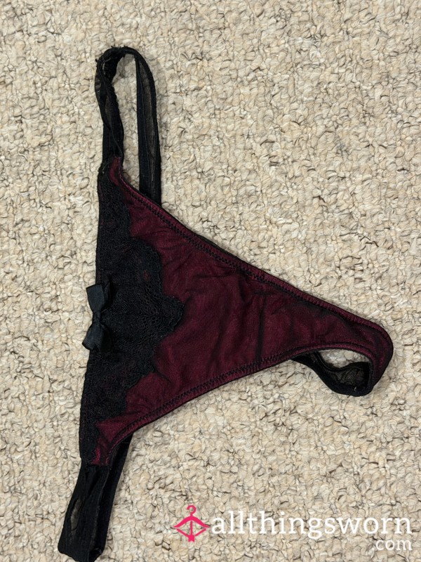 Black/Red Thong 🖤