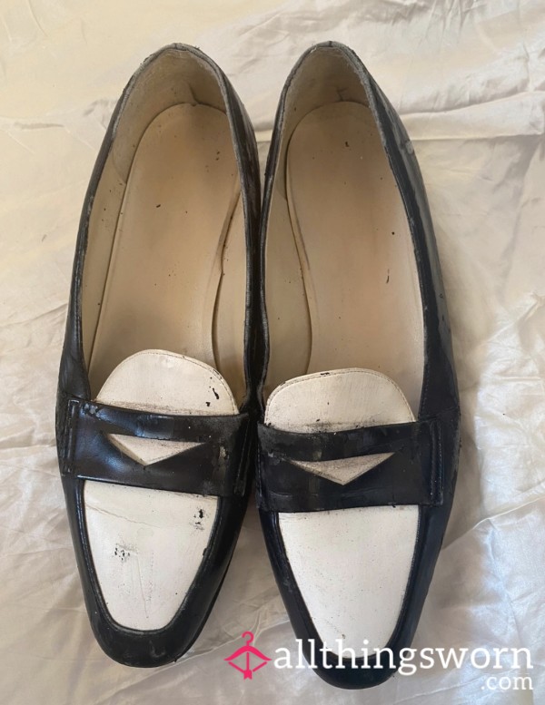🌸SOLD🌸Black/white Flats🥵😈 Wellworn|Dirty|Damage|Smelly