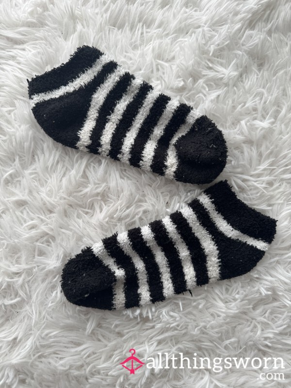 Black/White Stripe Fuzzy House Socks