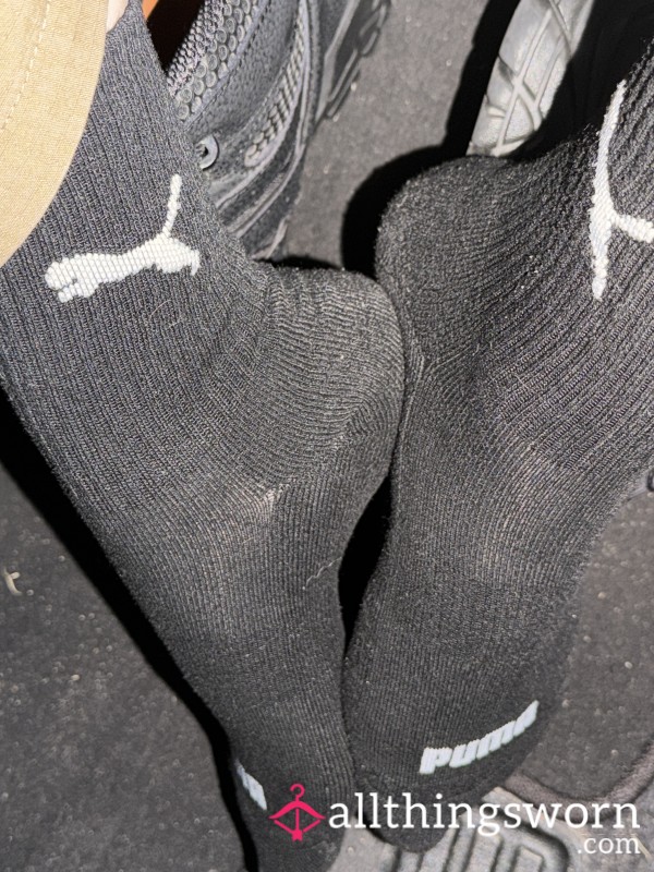 Blonde’s Cozy Crew Socks (18hr Shift Worn ✨)