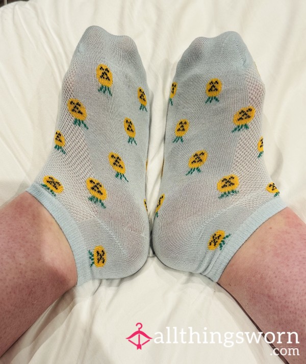 Blue Ankle Socks With Sunflowers- Worn For 12hr Busy Nightshift- Now Ready To Be Worshipped By You👏🏻