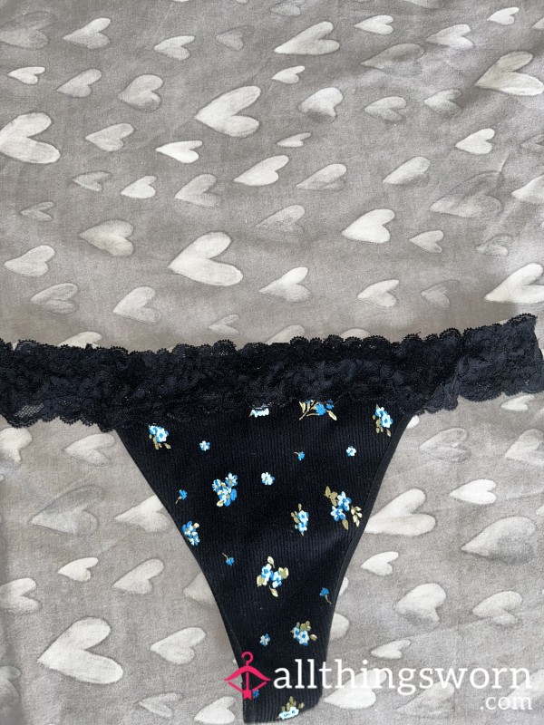 Blue & Black Flor*l Lace Thong🦋