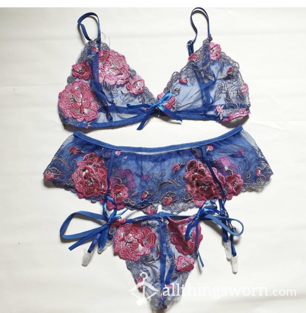 Blue Flor*l Lace Lingerie Set