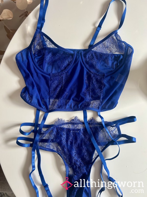Blue Lace Set With Open Cup Bra💙🦋