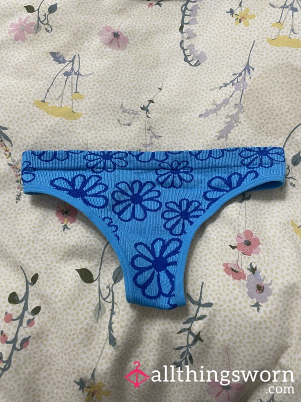 Blue Ribbed Flower Thong 🩵