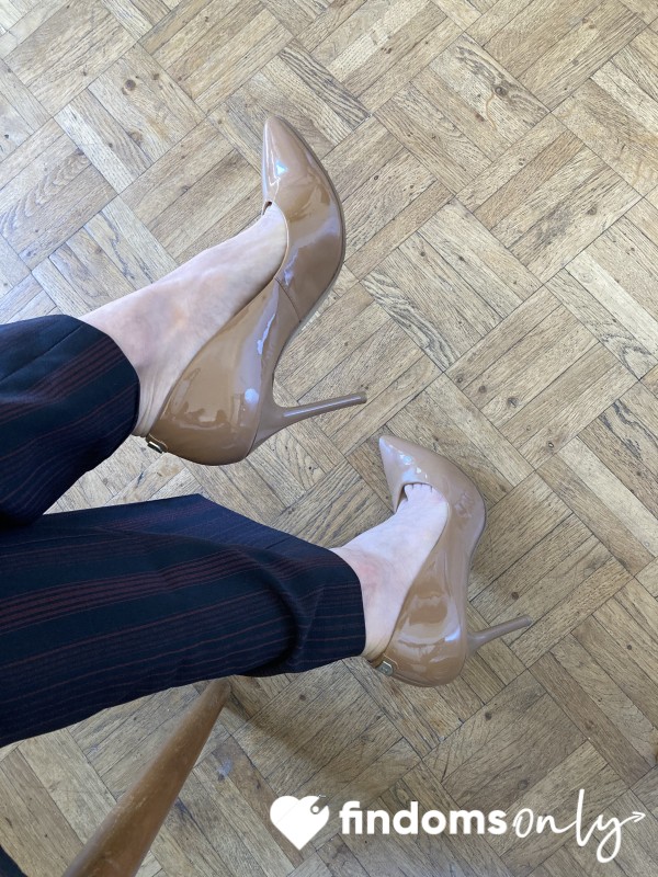 Foot & Shoe Worship (session)