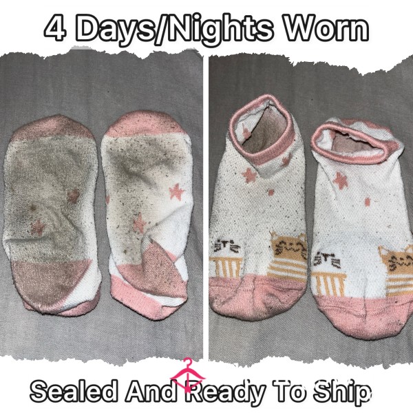 SOLD OTHERS AVAILABLE 4 Day Worn Pink And White Ankle Stinky Ankle Socks