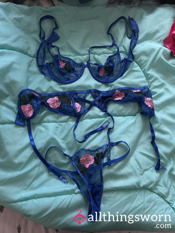 Blue Flor*l Three Piece Lingerie Set 💙