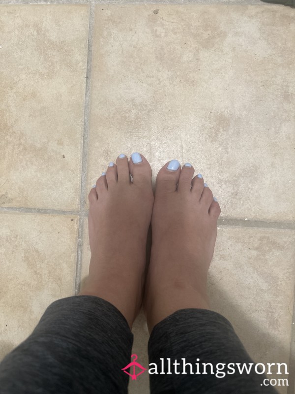 Blue Toes