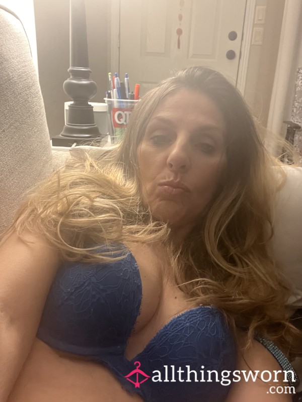 Blue VS Glitter Bra