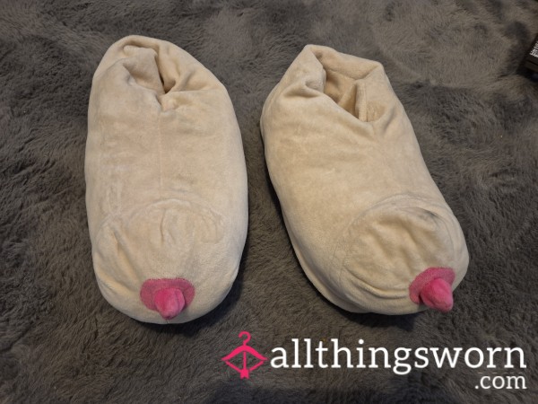 B**bs Slippers, Warm, Worn