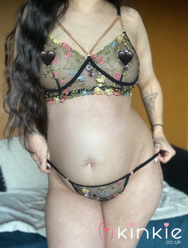 Book In A Wear With This Yummy Mummy 😉