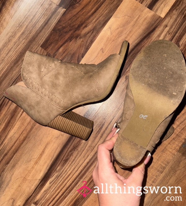 Bootie Heels Extremely Worn 🚨