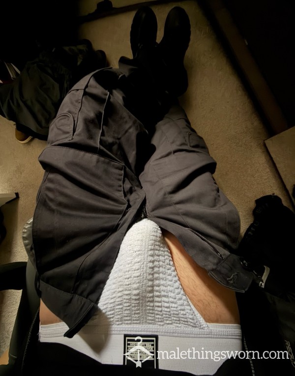 BOOTS & JOCK ON DUTY, CHEEKY JOCK BULGE GRAB …💪🏽👮🏻‍♂️🍖💧🩲 🥾
