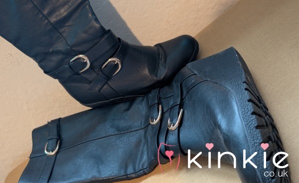 BOOTS-Used & Worn Black Wedge  🖤