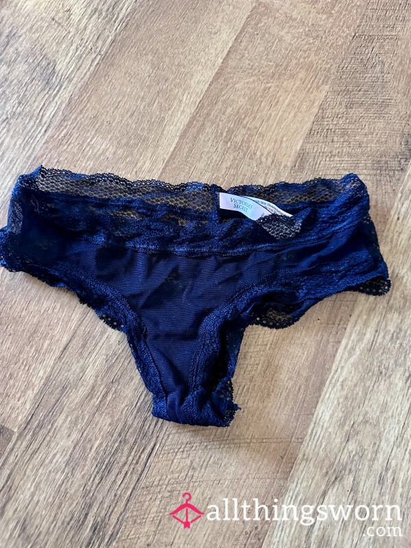 💄 “Booty Petals” – Victoria’s Secret Lace Cheekies (XS, Black)