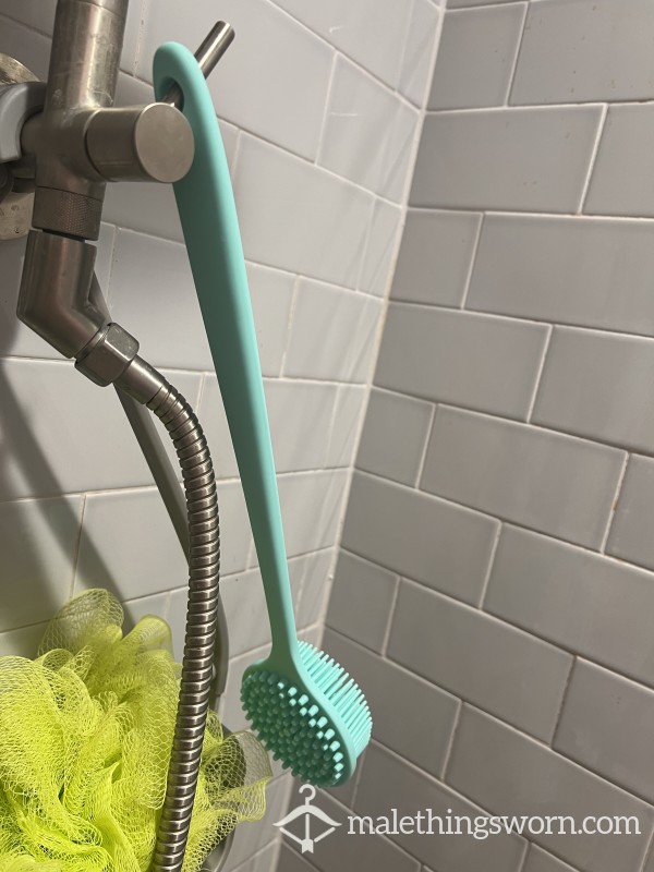 BOSS' Shower Back Brush 🧼