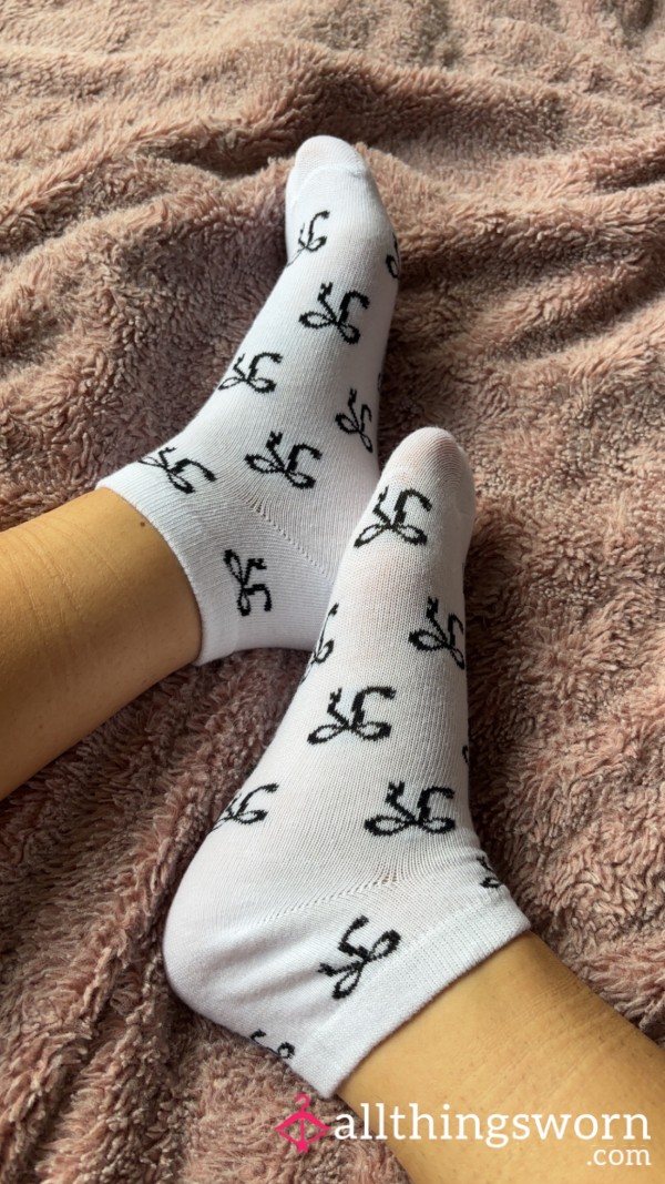 Bow Patterned Ankle Socks