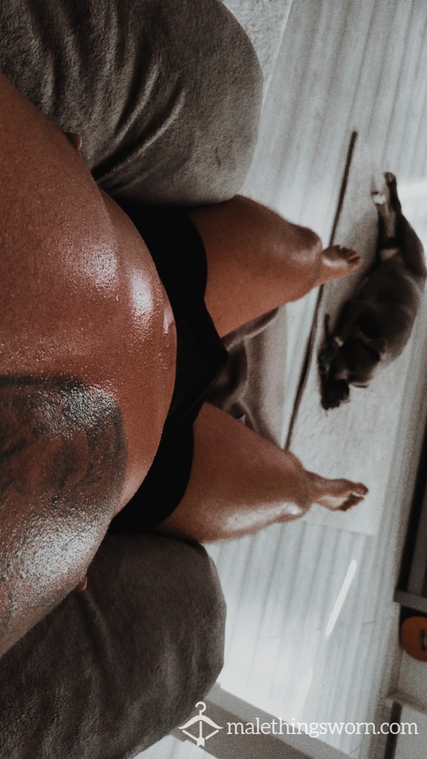 Shorts After 1 Hour Cardio. Nach Einer Stunde Cardio