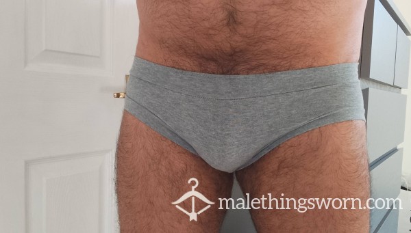 BoyShorts - Hairy UK Guy