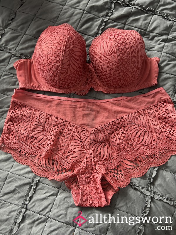 Bra And Panty Matching Set In Salmon Pink Lace NEW