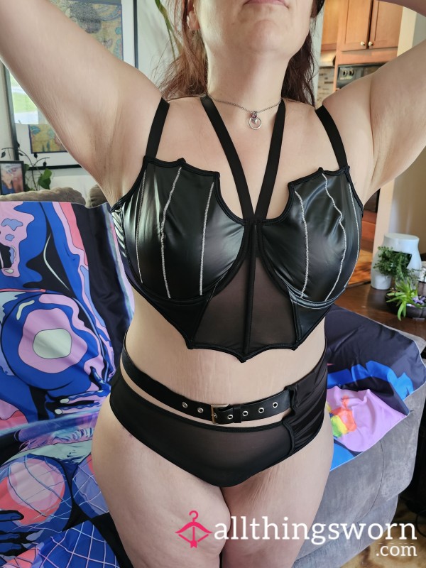 Bra Halter Top🖤