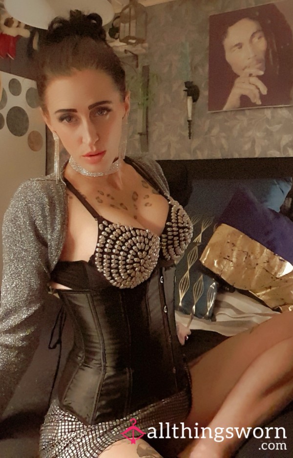 Bra With Silver Scull Studs 80C 20€ , Silver Bolero Short Shirt Over Strl S 10€, Corsette Belt Black Leatherwith Lace Strl S,15€, Short Skirt Silver/black Strl S,10€