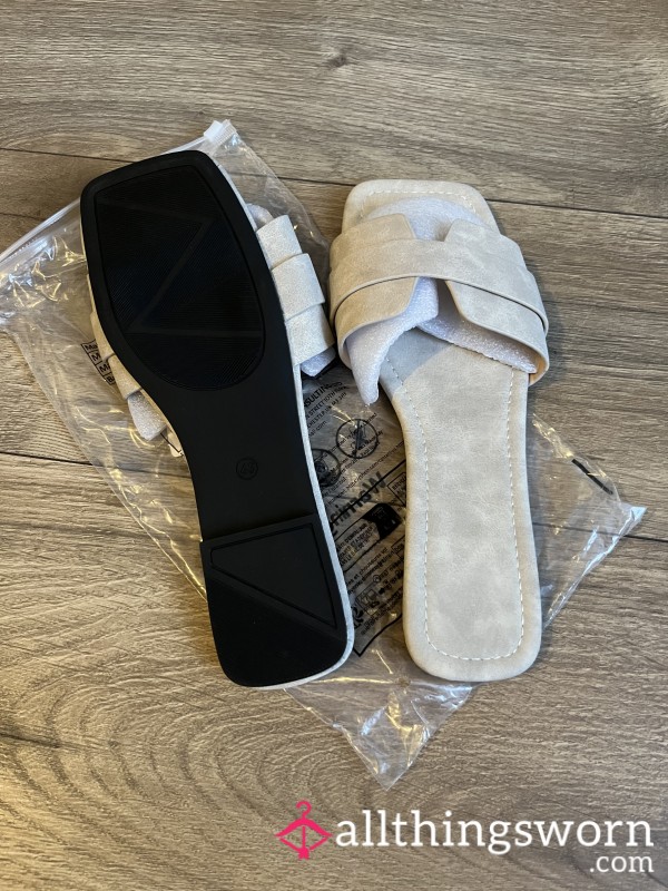 Brand New Sandals - Perfect For Those Of You Who Like To Dress In Women’s Clothing 💋