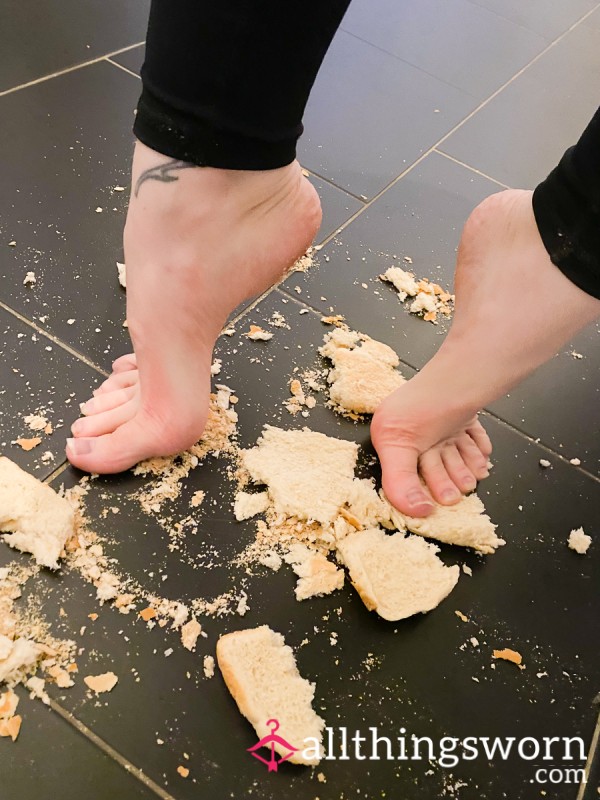 Breadcrumbs & Soles 🍞🦶🏻