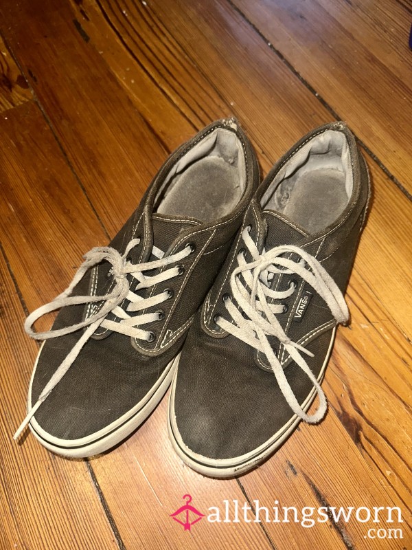 Broken Sole Vans 👟