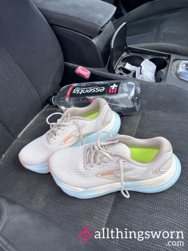 Brooks Sneakers