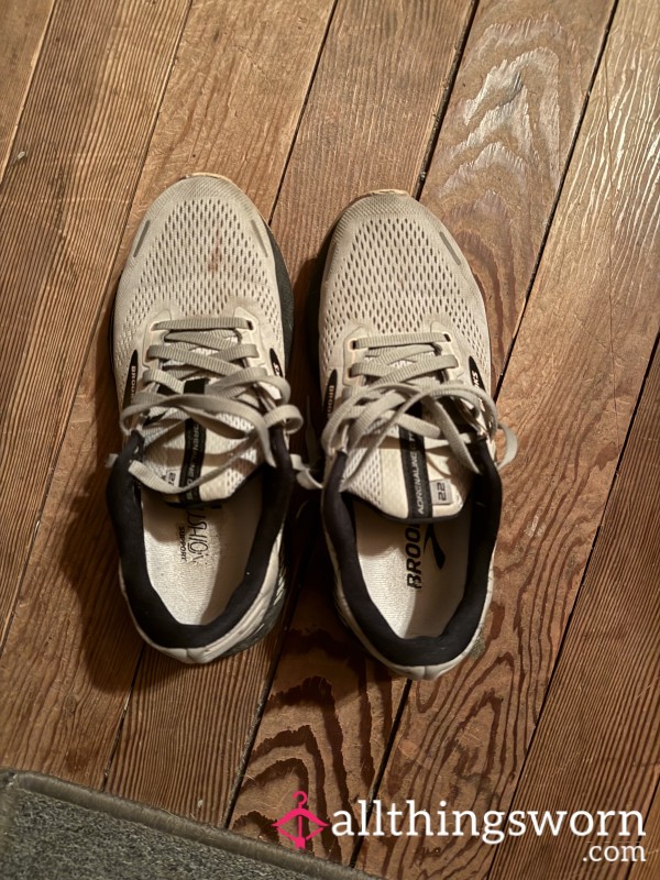 Brooks Well Loved