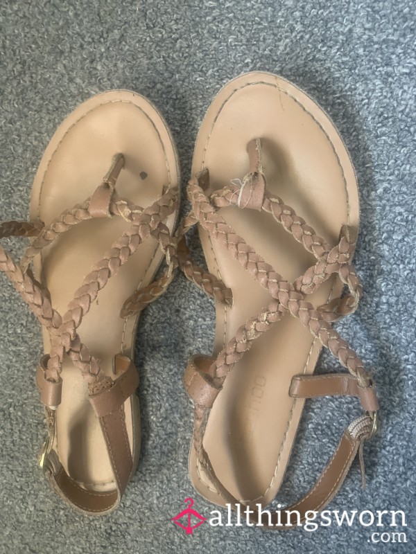 Brown Flip Flops. Well-worn. UK (4)