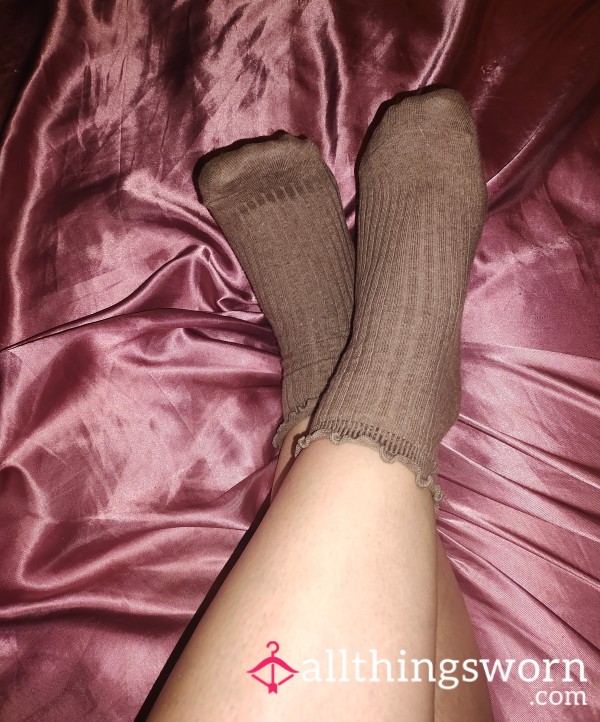 Brown Ridged Curly Top Socks