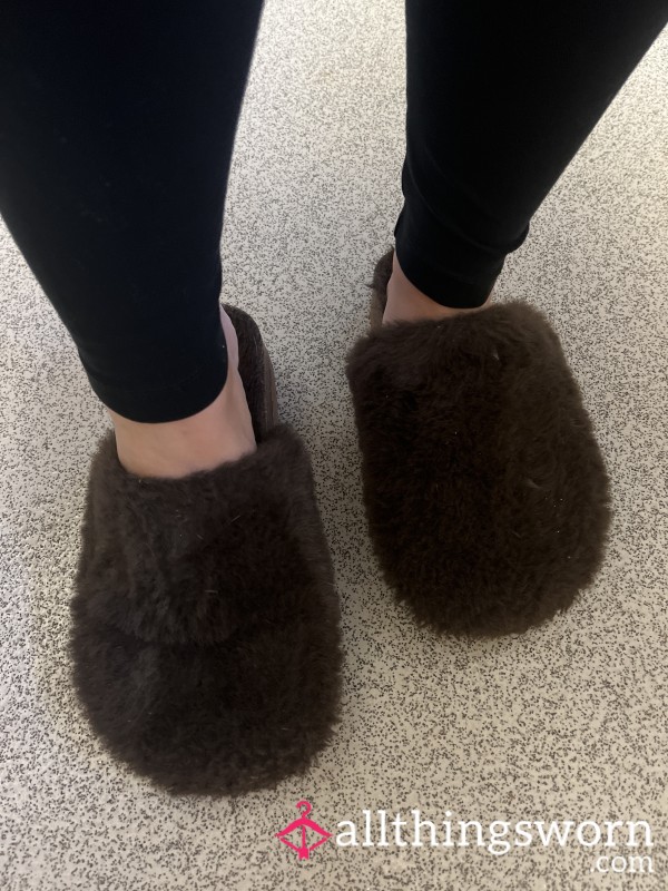 ⚠️Brown Fluffy Slippers⚠️