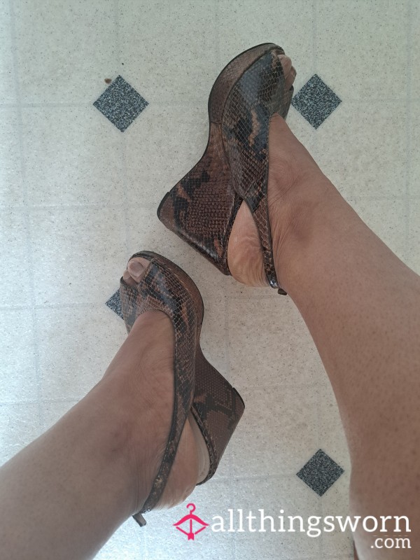 Brown Snakeskin P**ptoe Platforms Sz9