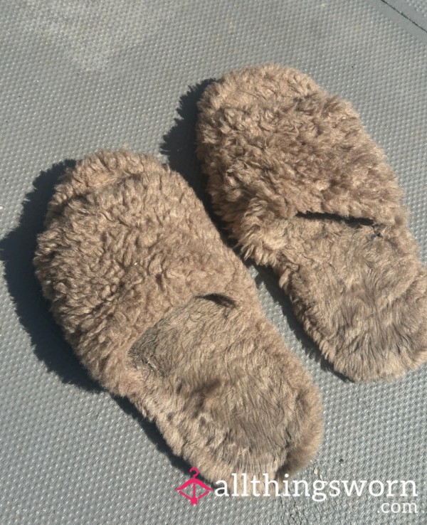 BROWN TATTY SLIPPERS