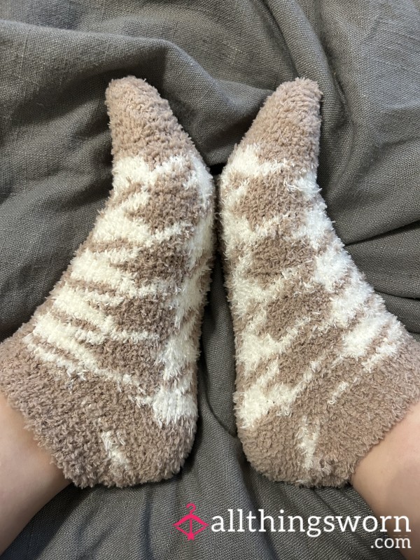 Brown & White Fuzzy Ankle Socks