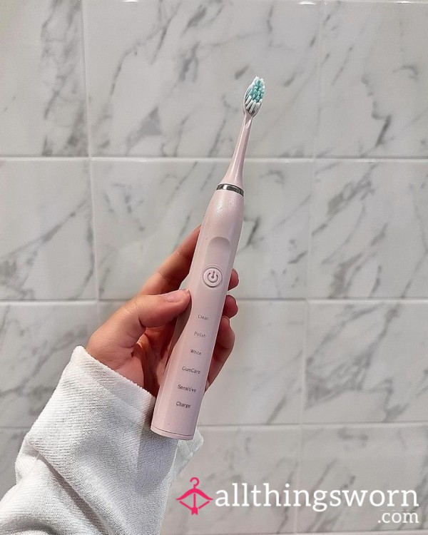 Brushing Teeth, With Toothpaste Sp*t 🦷🪥
