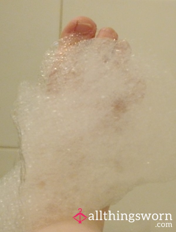 Bubble Bath Feet. 5 Minute Video