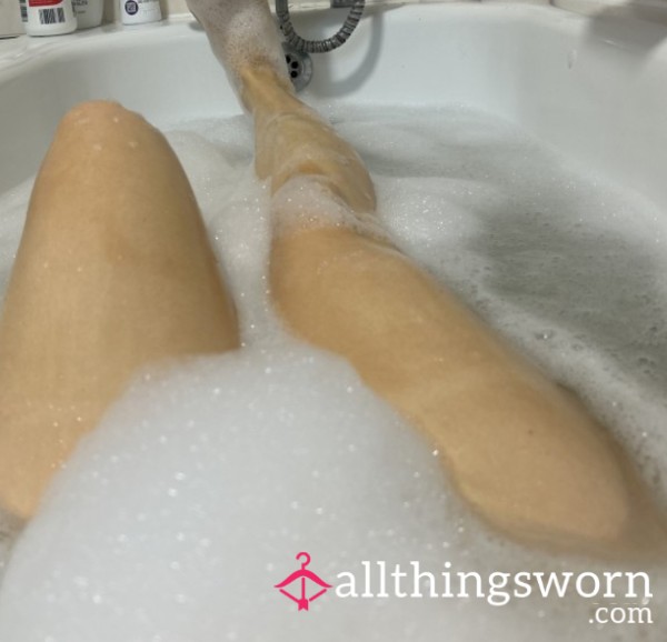 🫧Bubble Bath Feet Pics🫧