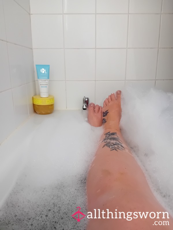 Bubble Bath Foot Pics
