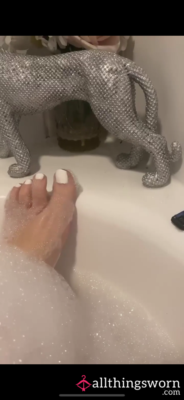 Bubble Bath Foot Play