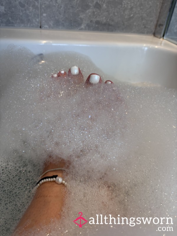 Bubbles And Toes