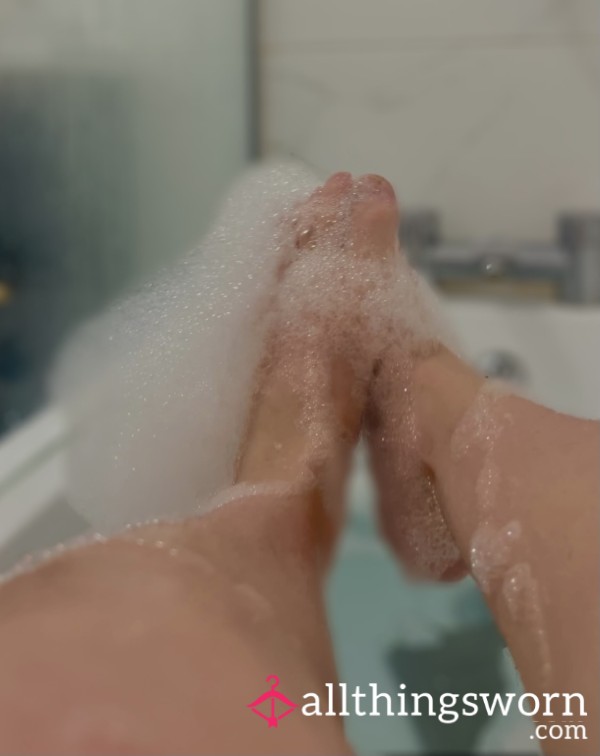 Bubbly Feet Play🫧
